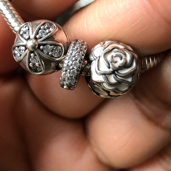 Authentic Pandora Bracelet Jewelry with 17 Charms - Picture 4 of 16